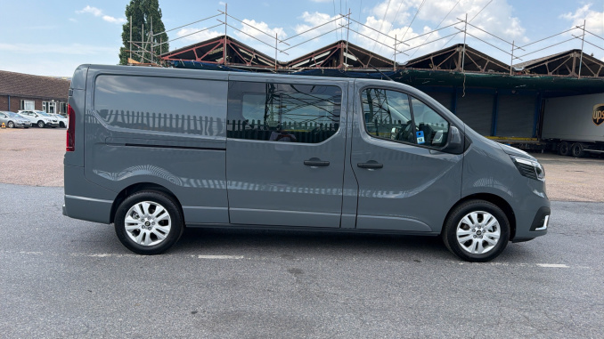 Renault Trafic Lwb Diesel LL30 Blue dCi 150 Extra [Safety] Crew Van - Image 9